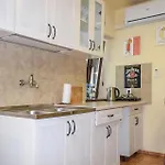 Apartmán 1 Bedroom Cozy In *