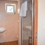 1 Bedroom Cozy In Apartmán Rydzewo (Gizycko)